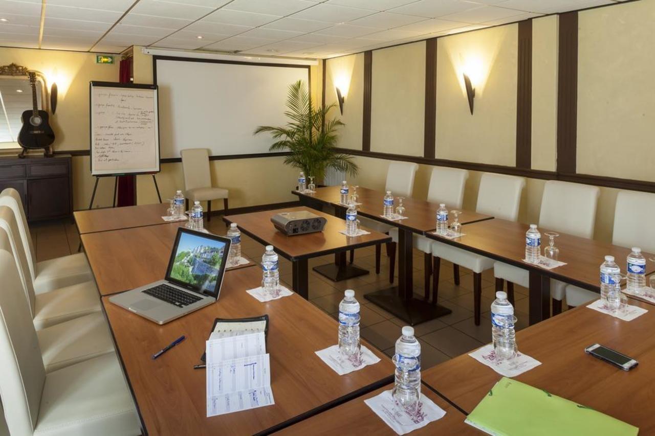 Brit Hotel Le Lion D'Or שינון מראה חיצוני תמונה