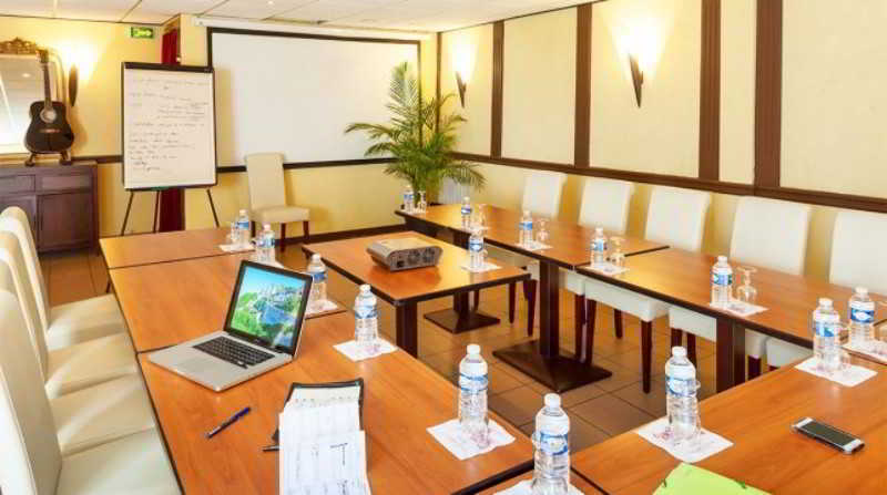 Brit Hotel Le Lion D'Or שינון מראה חיצוני תמונה