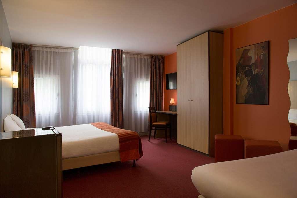 Brit Hotel Le Lion D'Or שינון חדר תמונה