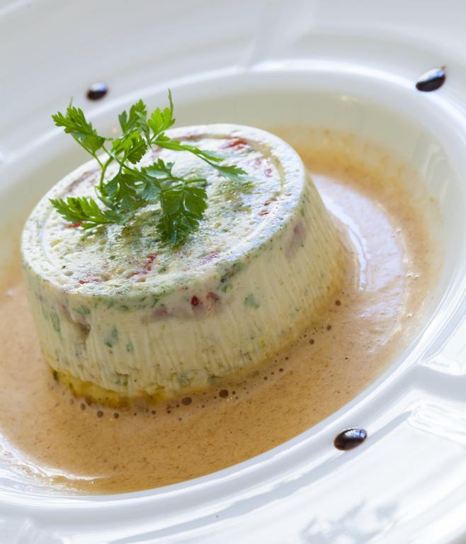 Brit Hotel Le Lion D'Or שינון מראה חיצוני תמונה